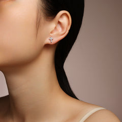 A Luxurious And Fashionable Minimalist Jewelry Earring Set Featuring Top-quality Moissanite Stones, Made Of S925 Silver Electroplated With Platinum.