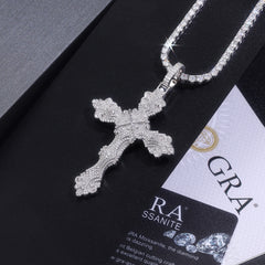 A Luxurious And Fashionable Minimalist Jewelry Pendant Necklace Featuring Top-quality Moissanite, Made Of S925 Silver Electroplated With Platinum.