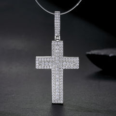 A Luxurious And Fashionable Minimalist Jewelry Pendant Necklace Set With Top-quality Moissanite, Made Of S925 Silver Electroplated With Platinum.