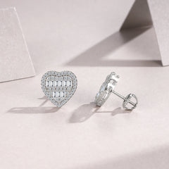 A Luxurious And Fashionable Minimalist Jewelry Earring Set Featuring Top-quality Moissanite Stones, Made Of S925 Silver Electroplated With Platinum.