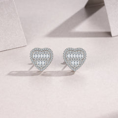 A Luxurious And Fashionable Minimalist Jewelry Earring Set Featuring Top-quality Moissanite Stones, Made Of S925 Silver Electroplated With Platinum.