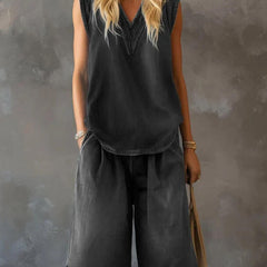 Womens V-neck Sleeveless Loose Top And Casual Wide-leg Shorts Set