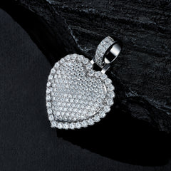 A Luxurious And Fashionable Minimalist Jewelry Pendant Necklace Set With Top-quality Moissanite, Made Of S925 Silver Electroplated With Platinum.