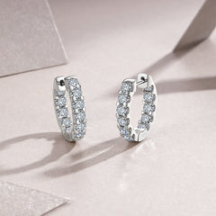 A Luxurious And Fashionable Minimalist Jewelry Earring Set Featuring Top-quality Moissanite Stones, Made Of S925 Silver Electroplated With Platinum.