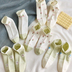 Cute Tulip & Cherry Print Ankle Socks, Coquette Green Ruffle Trim Socks, Women's Sweet Floral Knit Socks For Daily Wear & Preppy Style
