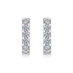 A Luxurious And Fashionable Minimalist Jewelry Earring Set Featuring Top-quality Moissanite Stones, Made Of S925 Silver Electroplated With Platinum.