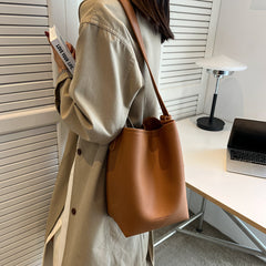 Retro High-capacity Stylish Commuter Bucket Bag For A Laid-back Look