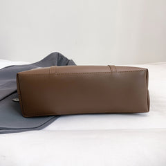 Versatile Commuter Shoulder Bag With A Premium Sophisticated Tote Design