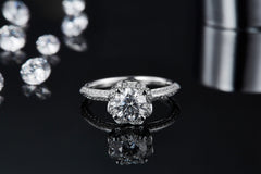 A 1-carat Luxurious And Fashionable Light Luxury Trend Jewelry Silver Ring For Men And Women, Set With Top-quality Moissanite, Made Of S925 Silver-plated Platinum Material.