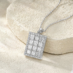 A Luxurious And Fashionable Minimalist Jewelry Pendant Necklace Featuring Top-quality Moissanite, Made Of S925 Silver Electroplated With Platinum.