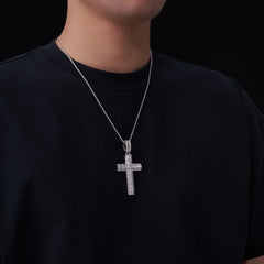 A Luxurious And Fashionable Minimalist Jewelry Pendant Necklace Set With Top-quality Moissanite, Made Of S925 Silver Electroplated With Platinum.