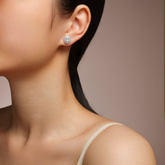 A Luxurious And Fashionable Minimalist Jewelry Earring Set Featuring Top-quality Moissanite Stones, Made Of S925 Silver Electroplated With Platinum.