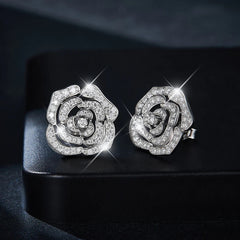 A Luxurious And Fashionable Minimalist Jewelry Earring Set Featuring Top-quality Moissanite Stones, Made Of S925 Silver Electroplated With Platinum.