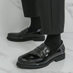 Autumn Men's Glossy Carved Leather Shoes