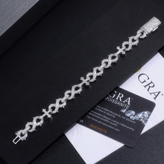 A Luxurious And Fashionable Minimalist Jewelry Bracelet Featuring Top-quality Moissanite, Made Of S925 Silver Electroplated With Platinum.