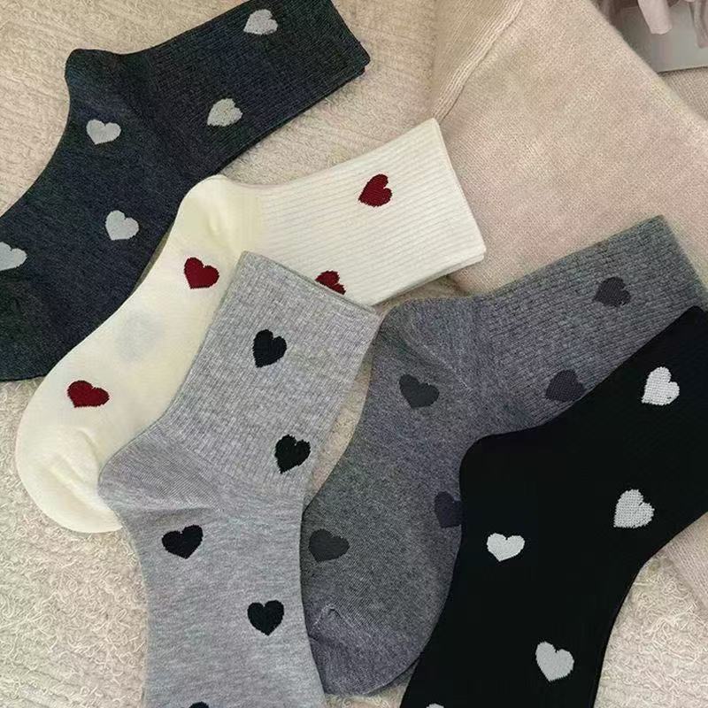 Minimalist Heart Print Ribbed Crew Socks, Neutral Tone Cute Heart Pattern Mid-Calf Socks, Women's Casual Cozy Socks For Daily Wear & Streetwear
