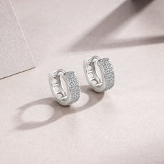 A Luxurious And Fashionable Minimalist Jewelry Earring Set Featuring Top-quality Moissanite Stones, Made Of S925 Silver Electroplated With Platinum.