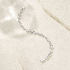 A Luxurious And Fashionable Minimalist Jewelry Bracelet Featuring Top-quality Moissanite, Made Of S925 Silver Electroplated With Platinum.