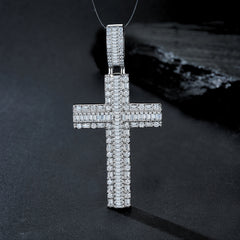 A Luxurious And Fashionable Minimalist Jewelry Pendant Necklace Set With Top-quality Moissanite, Made Of S925 Silver Electroplated With Platinum.