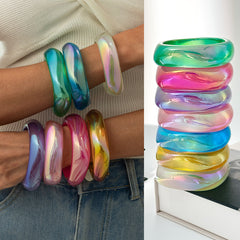 Personalisiertes Armband aus irisierendem Harz mit Farbverlauf