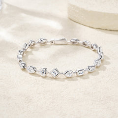 A Luxurious And Fashionable Minimalist Jewelry Bracelet Featuring Top-quality Moissanite, Made Of S925 Silver Electroplated With Platinum.