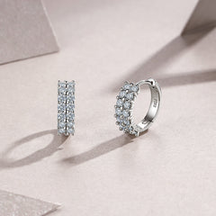 A Luxurious And Fashionable Minimalist Jewelry Earring Set Featuring Top-quality Moissanite Stones, Made Of S925 Silver Electroplated With Platinum.