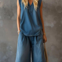 Womens V-neck Sleeveless Loose Top And Casual Wide-leg Shorts Set