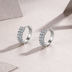 A Luxurious And Fashionable Minimalist Jewelry Earring Set Featuring Top-quality Moissanite Stones, Made Of S925 Silver Electroplated With Platinum.