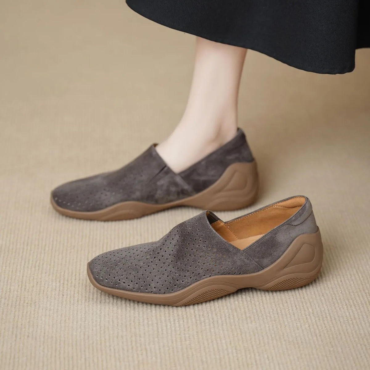 Square-toe Hollowed-out Inner Wedge Heel Soft Sole Comfortable Retro Single Shoes