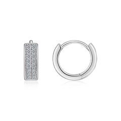 A Luxurious And Fashionable Minimalist Jewelry Earring Set Featuring Top-quality Moissanite Stones, Made Of S925 Silver Electroplated With Platinum.