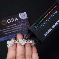 A Luxurious And Fashionable Minimalist Jewelry Bracelet Featuring Top-quality Moissanite, Made Of S925 Silver Electroplated With Platinum.