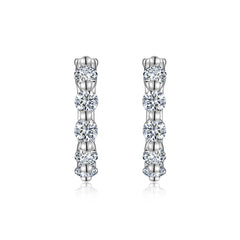 A Luxurious And Fashionable Minimalist Jewelry Earring Set Featuring Top-quality Moissanite Stones, Made Of S925 Silver Electroplated With Platinum.