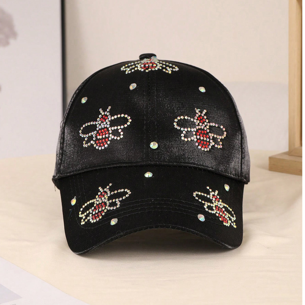 Women's Solid-color Beaded Bee Velvet Soft Sun-protective Trendy Baseball Cap, Suitable For Summer Outings And Shopping.