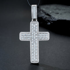 A Luxurious And Fashionable Minimalist Jewelry Pendant Necklace Set With Top-quality Moissanite, Made Of S925 Silver Electroplated With Platinum.